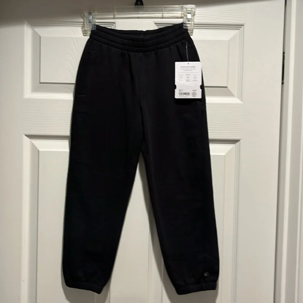 NWT Athleta Girl Retroactive Black Jogger Size S/7
